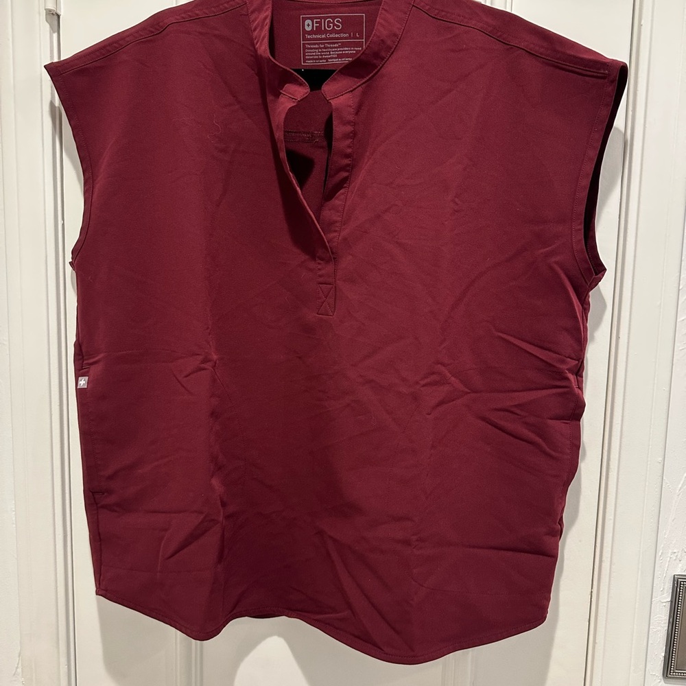 Figs Maroon Rafael Technical Collection Top with XL Regular Cade Cargo Scrub set